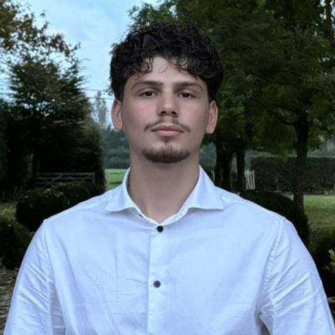 Portret van Davut Ustboga